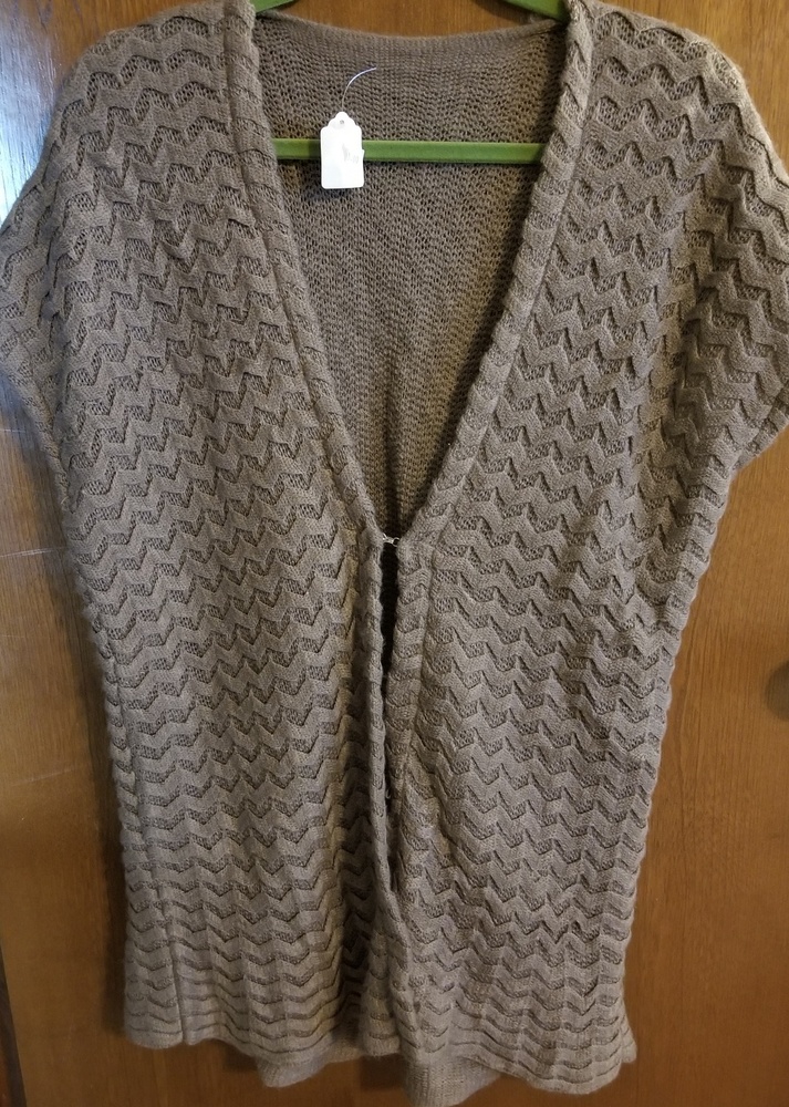 NWT Womens Sleeveless Chevron Sweater Vest